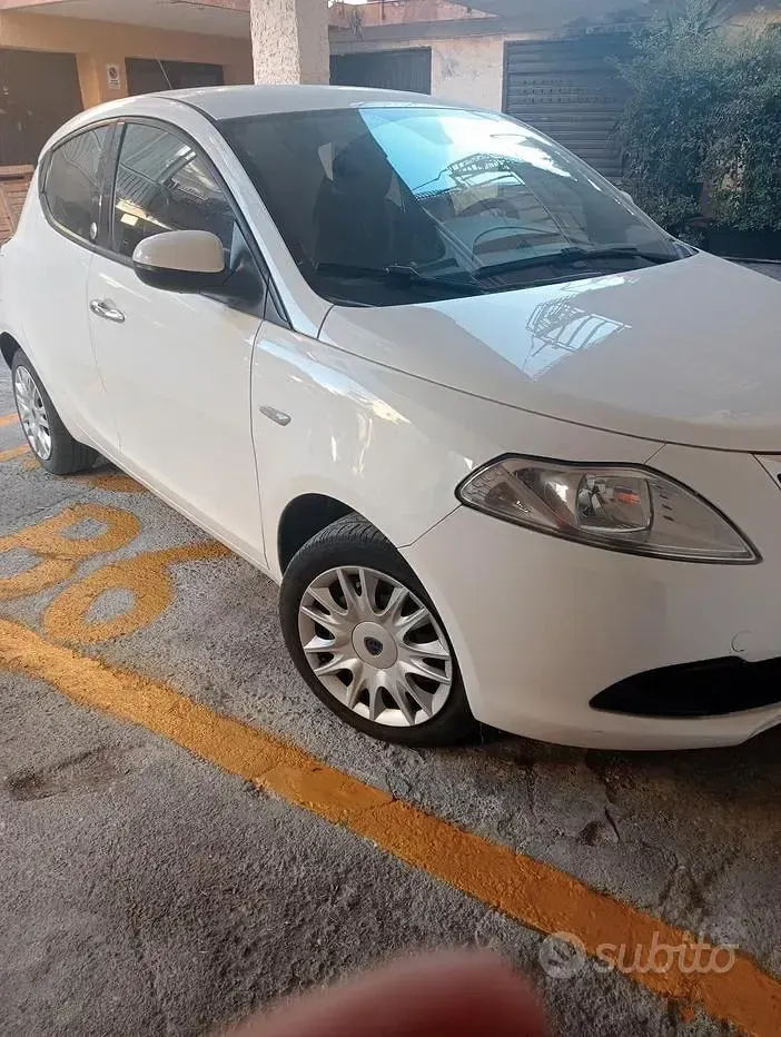 Usata Lancia Ypsilon 69 CV (50 kW) 2013 Utilitaria
