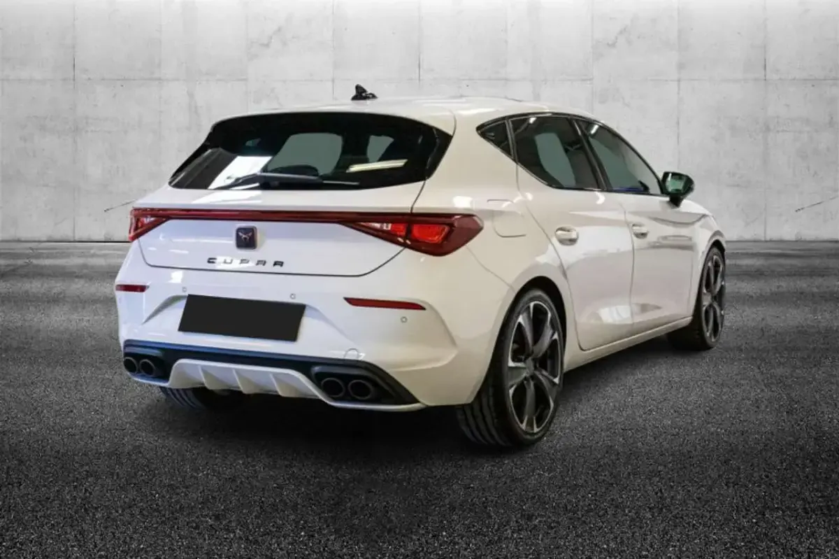 Usata Cupra Leon VZ 300 CV (220 kW) 2024 Bianco Berlina