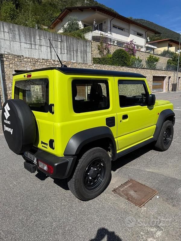 Usata Suzuki Jimny 102 CV (75 kW) 2022 Giallo SUV