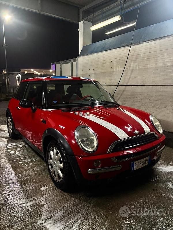 Usata Mini ONE 90 CV (66 kW) 2002 Rosso Utilitaria