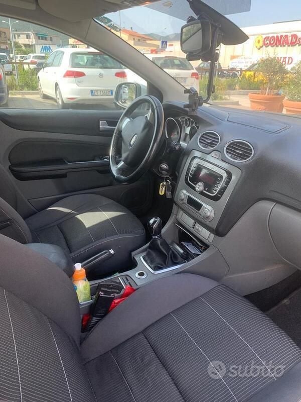 Usata Ford Focus 90 CV (66 kW) 2009 Grigio Station wagon