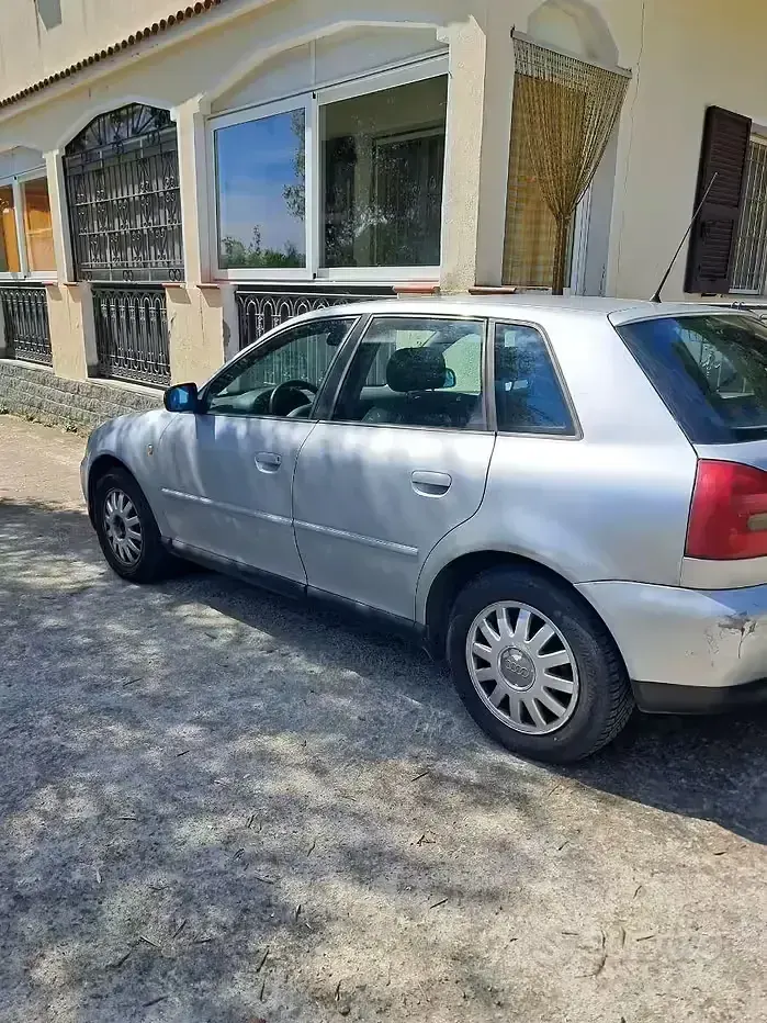 Usata Audi A3 102 CV (75 kW) 2000 Grigio Utilitaria