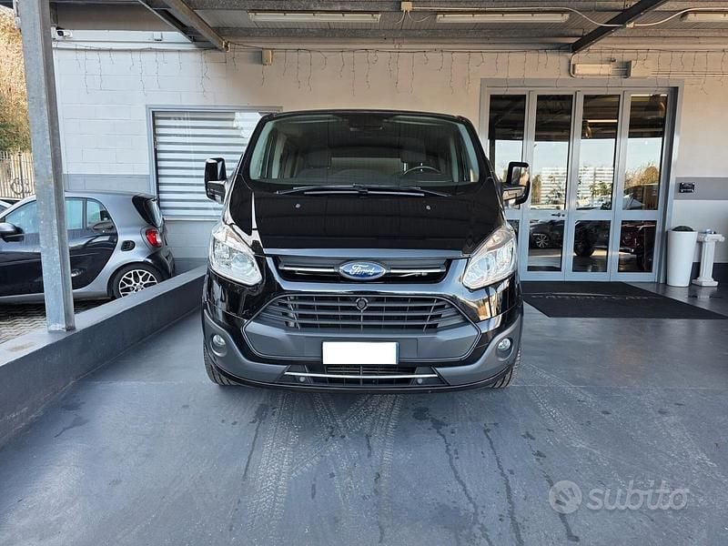 Usata Ford Tourneo Titanium 170 CV (125 kW) 2017 Nero Furgone