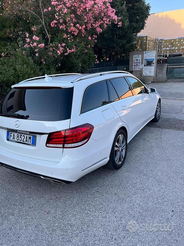 Usata Mercedes E200 184 CV (135 kW) 2015 Bianco Station wagon