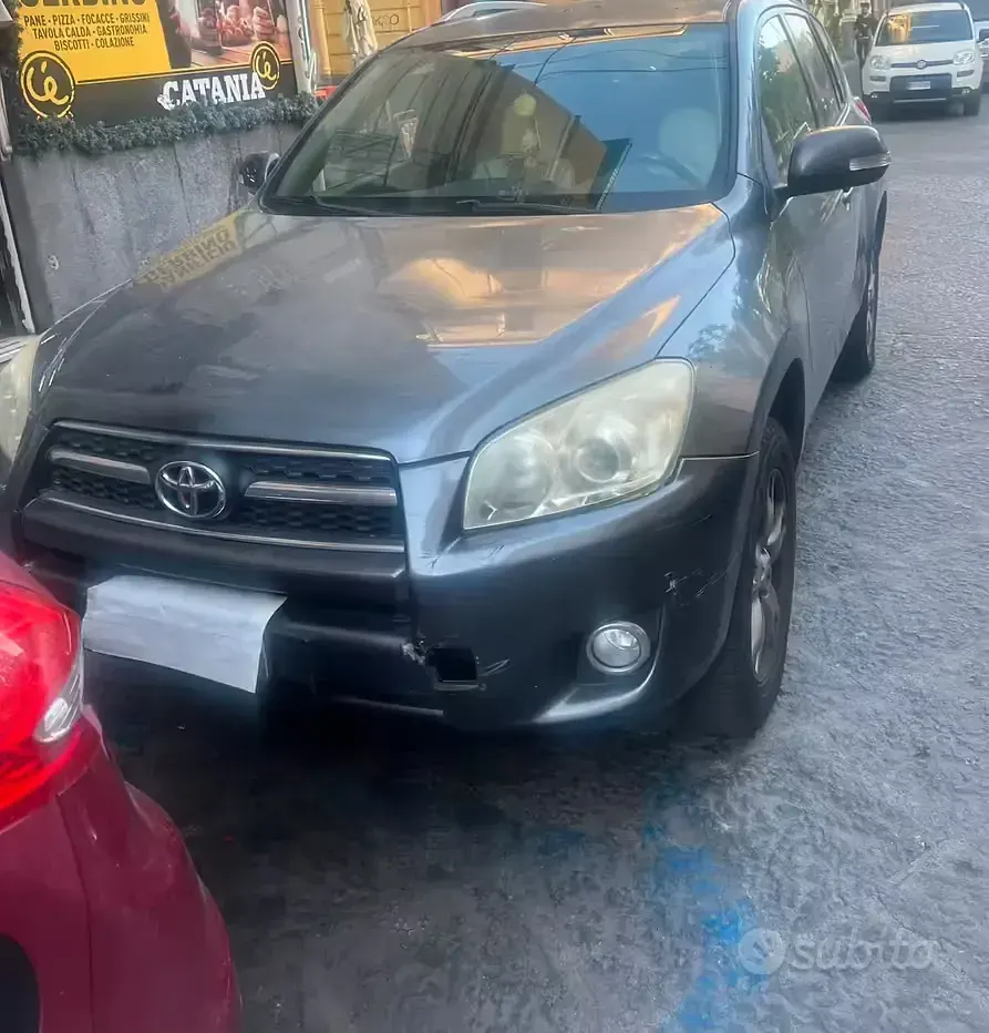 Begagnad Toyota RAV4 152 HK (111 kW) 2009 Grå SUV