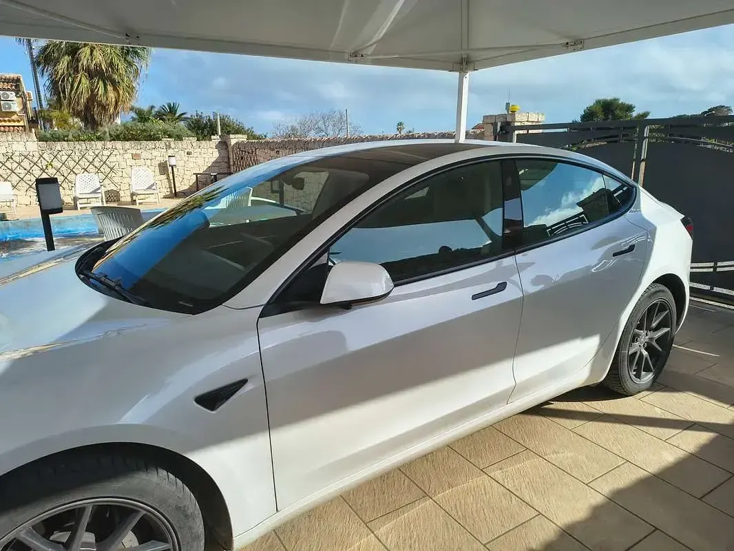Usata Tesla Model 3 Standard Range 88 kW (120 CV) 2023 Bianco Berlina