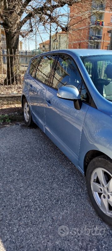 Usata Renault Grand Scénic III 110 CV (80 kW) 2011 Blu Monovolume