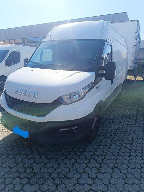 Usata Iveco Daily 140 CV (102 kW) 2020 Bianco Furgone