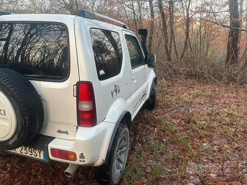 Usata Suzuki Jimny 85 CV (62 kW) 2015 SUV