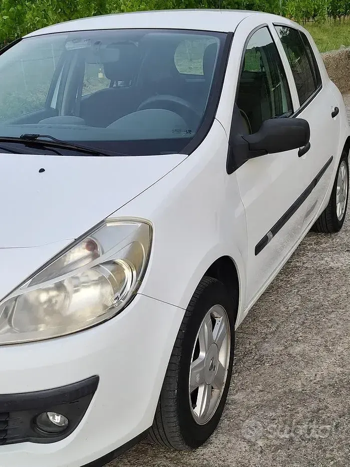 Usata Renault Clio III 68 CV (50 kW) 2008 Berlina