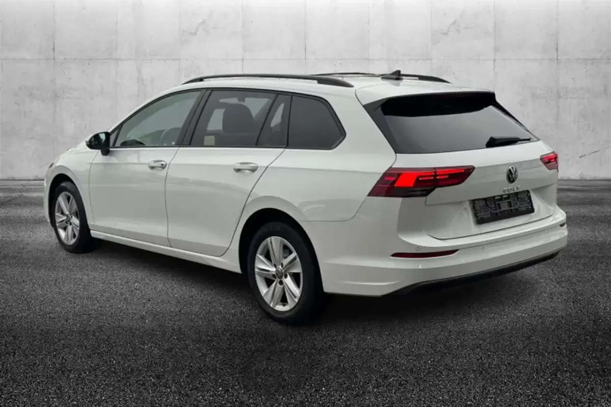 Usata VW Golf Life 150 CV (110 kW) 2022 Bianco Station wagon