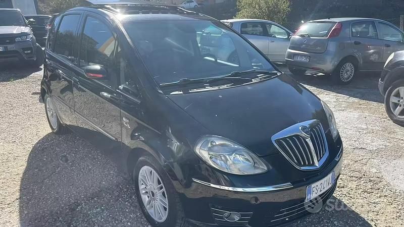 Usata Lancia Musa 2009 Nero Monovolume