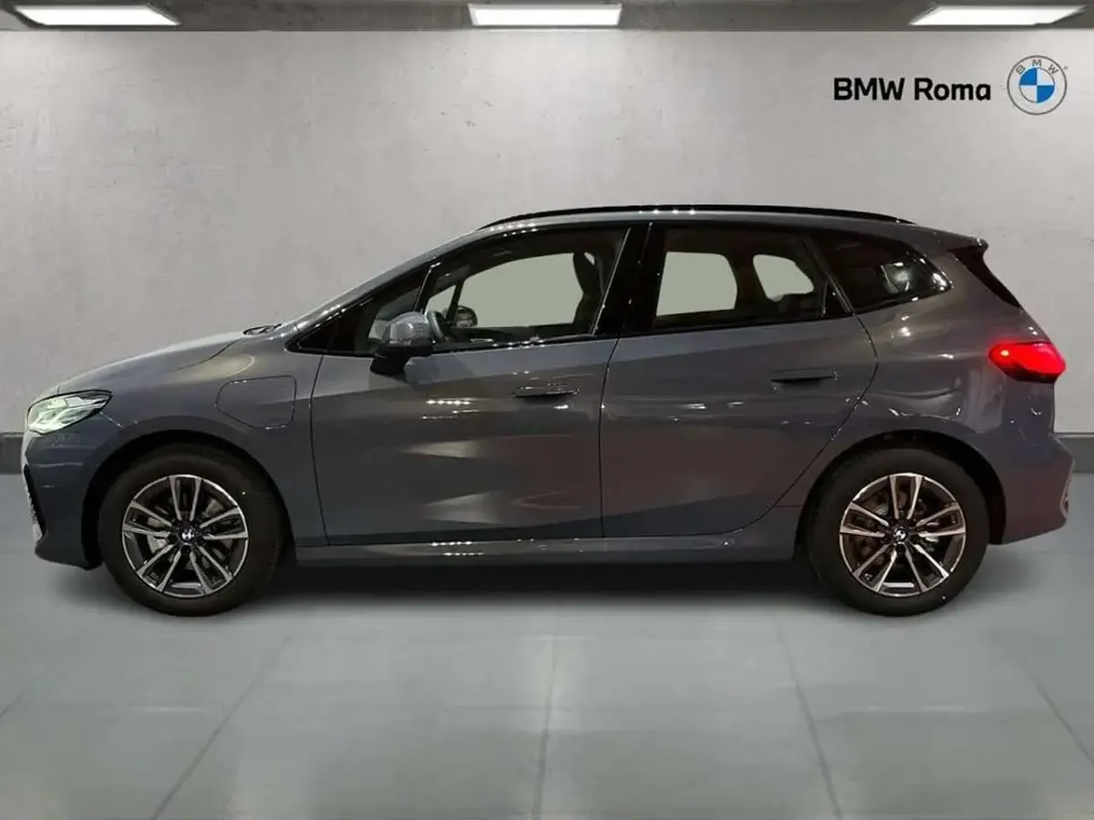 Usata BMW 225 Active Tourer M Sport 245 CV (180 kW) 2026 Sparkling copper grey metallic Monovolume
