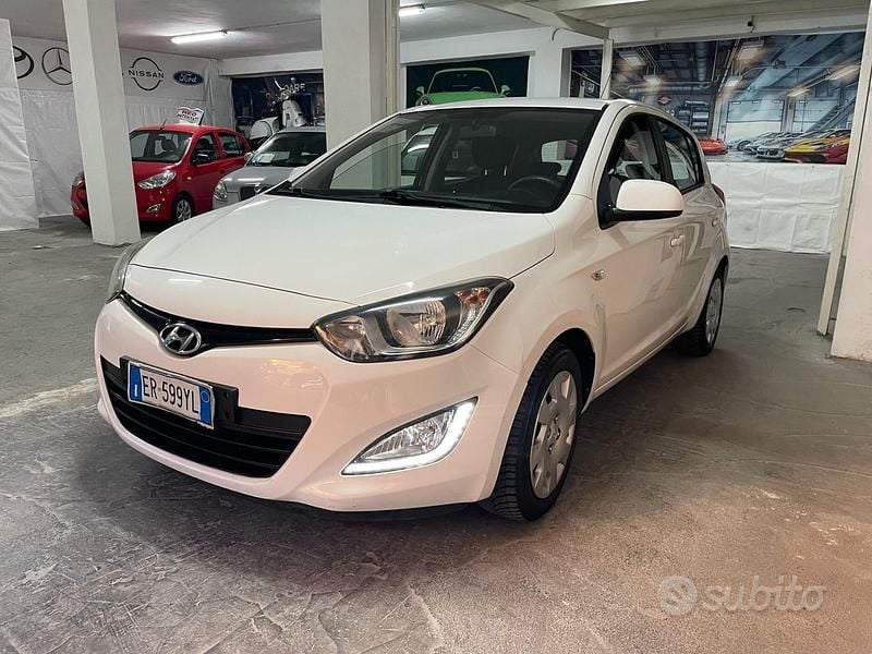 Usata Hyundai i20 Edition 85 CV (62 kW) 2013 Bianco Berlina