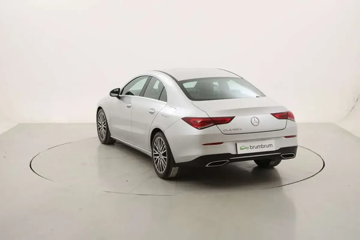Käytetty Mercedes CLA180 116 HP (85 kW) 2021 Hopea Sedan