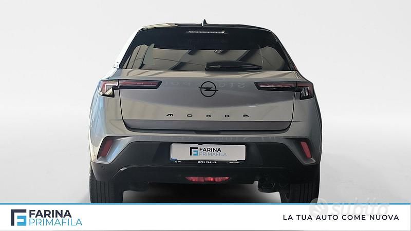 Usata Opel Mokka GS Line 101 CV (74 kW) 2023 Grigio chiaro/tetto nero SUV