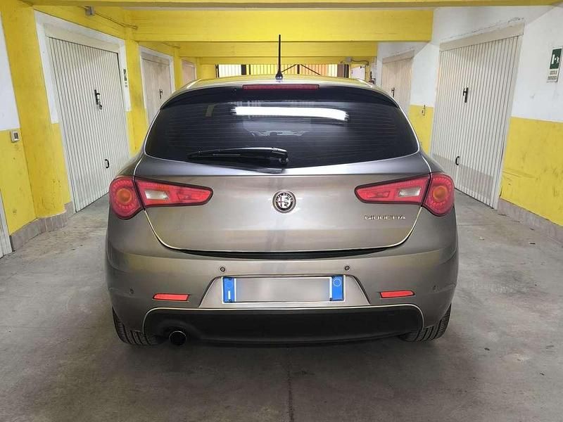 Usata Alfa Romeo Giulietta Exclusive 105 CV (77 kW) 2013 Grigio Utilitaria