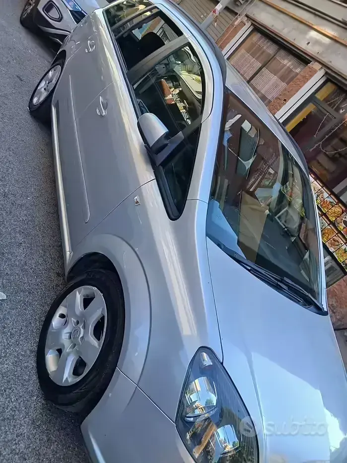 Usata Opel Zafira 120 CV (88 kW) 2006 Monovolume