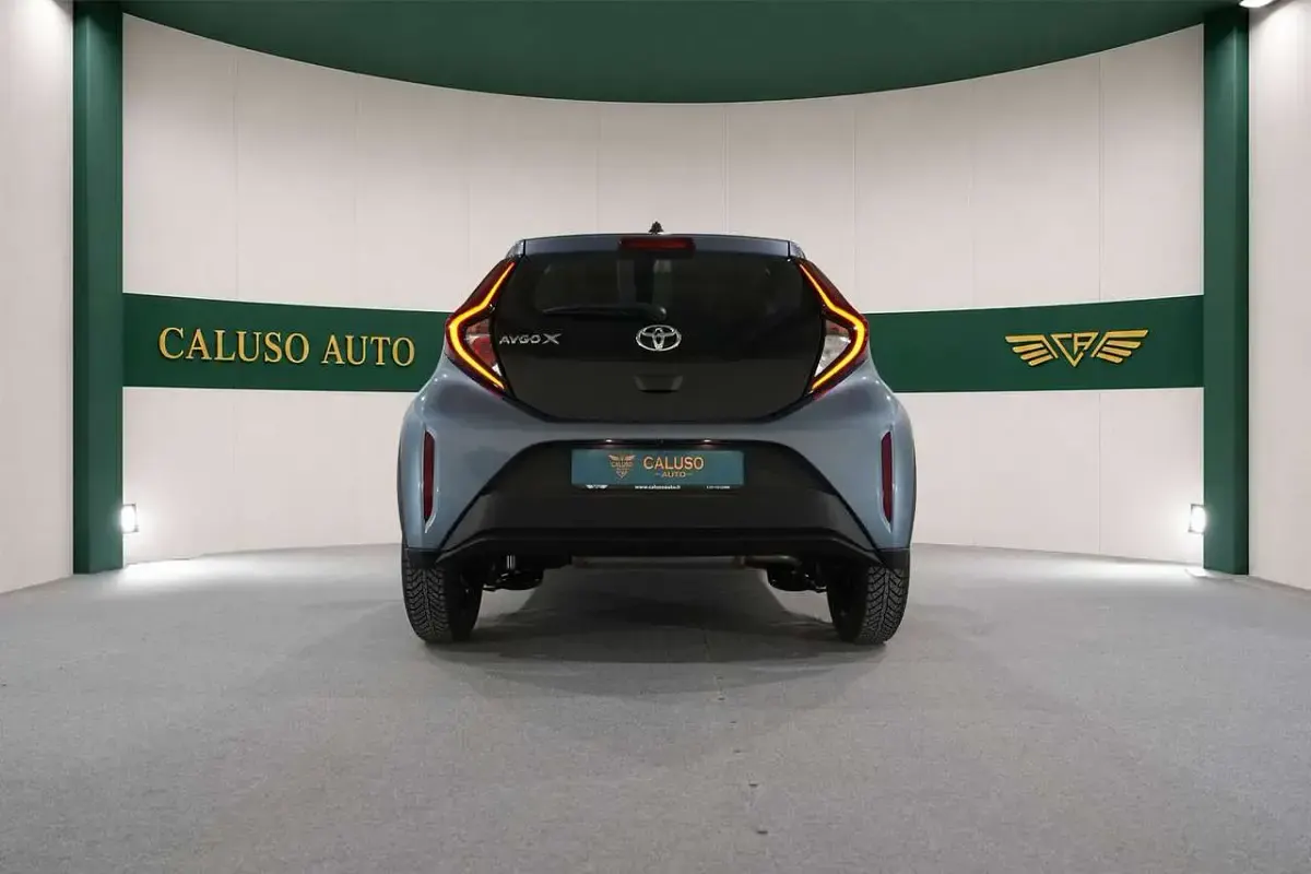 Usata Toyota Aygo X Edition 72 CV (52 kW) 2025 Grigio SUV