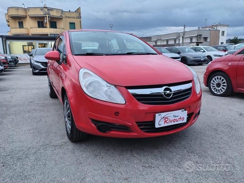 Usata Opel Corsa Cosmo 80 CV (58 kW) 2007 Rosso Utilitaria