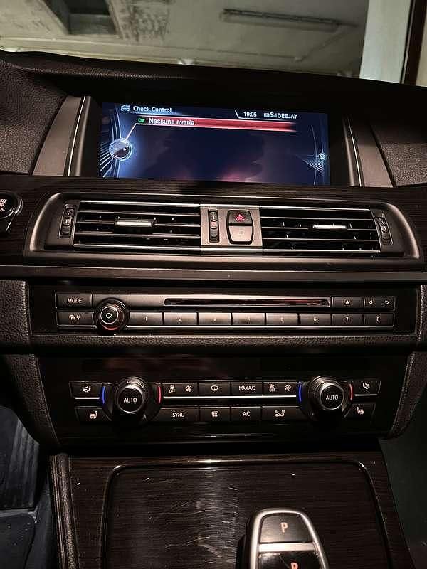 Usata BMW 530 Luxury Line 258 CV (189 kW) 2015 Nero Station wagon