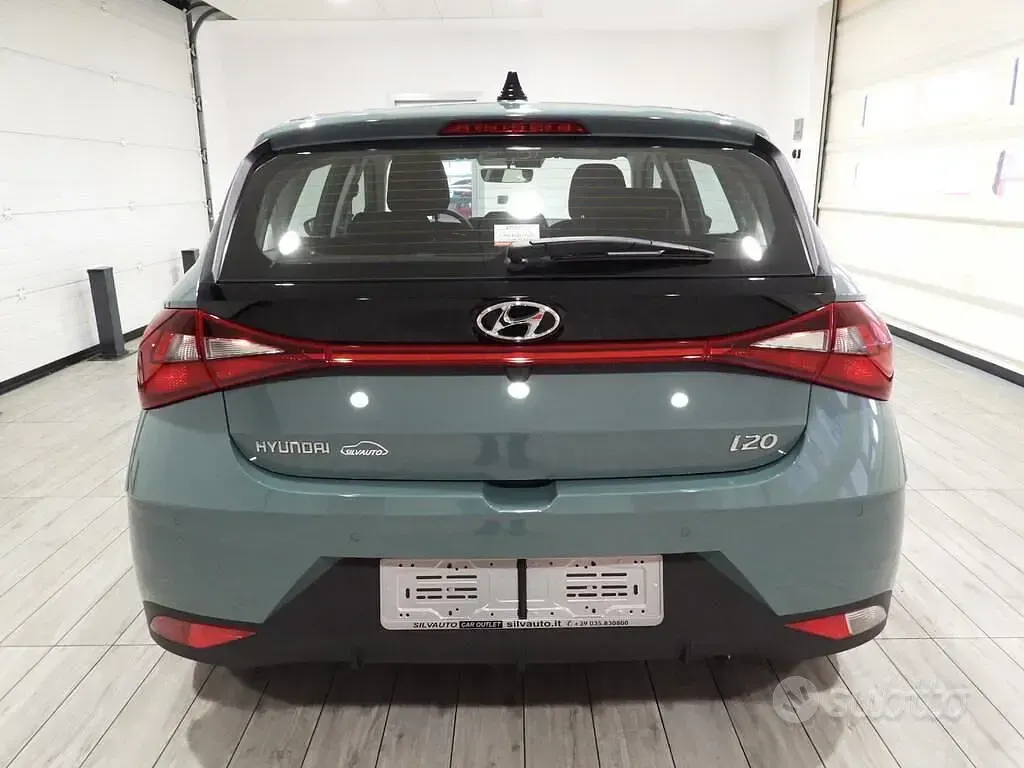 Nuova Hyundai i20 90 CV (66 kW) 2026 Mangroove green Utilitaria