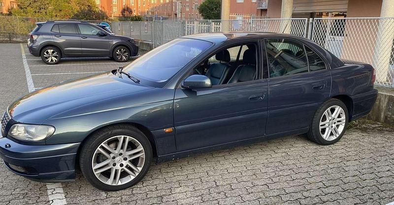 Usata Opel Omega Executive 218 CV (160 kW) 2001 Verde Berlina
