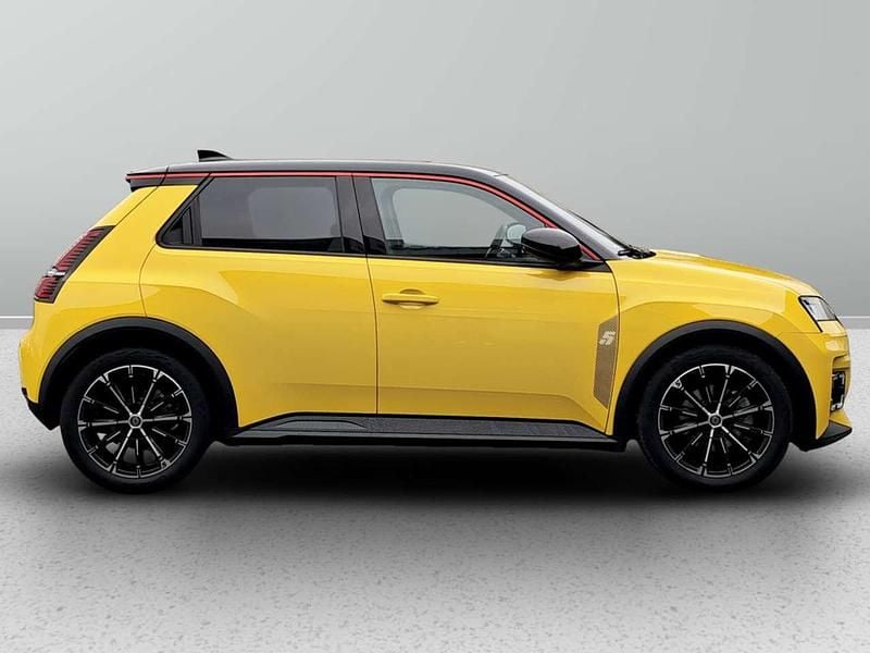 Usata Renault 5 E-Tech Komfort 110 kW (150 CV) 2025 Giallo Berlina