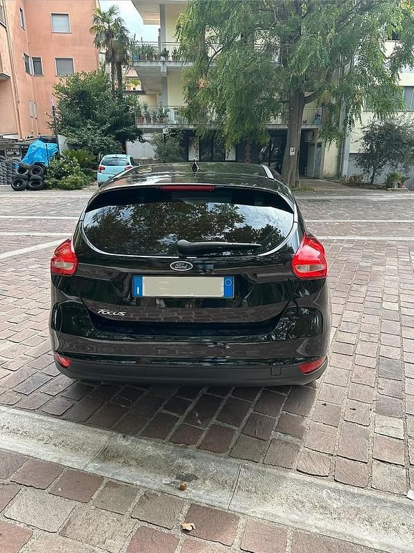 Usata Ford Focus 120 CV (88 kW) 2016 Nero Berlina