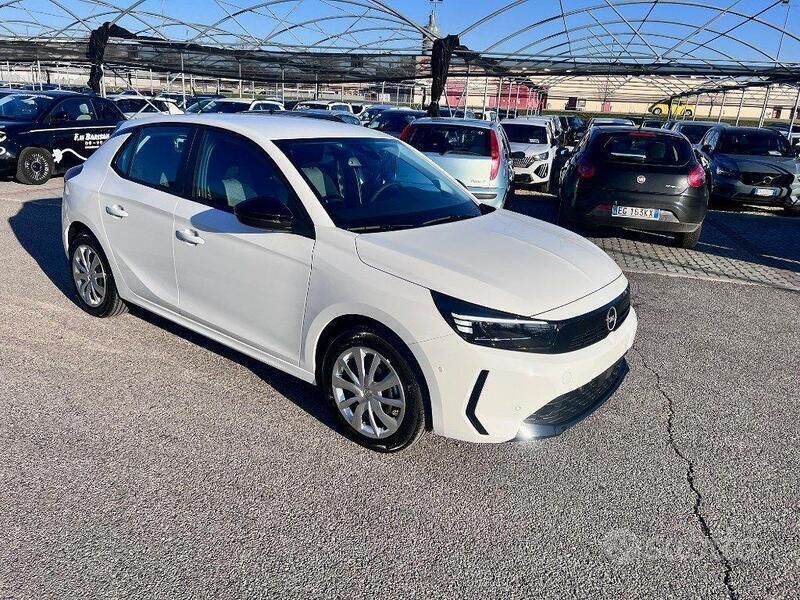 Usata Opel Corsa 75 CV (55 kW) 2024 Bianco Berlina
