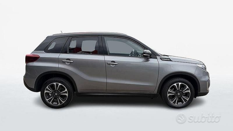 Usata Suzuki Vitara 116 CV (85 kW) 2022 Grigio scuro SUV