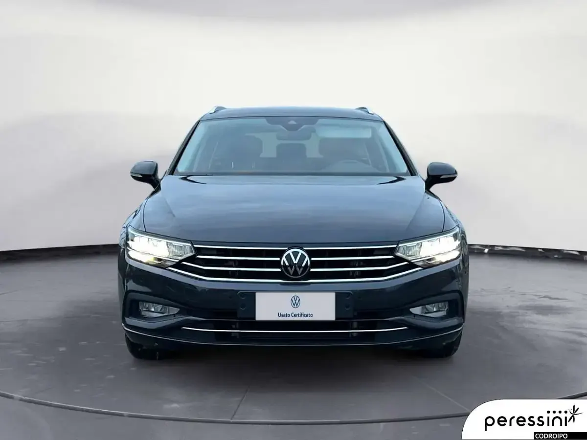 Usata VW Passat 150 CV (110 kW) 2023 Grigio Station wagon