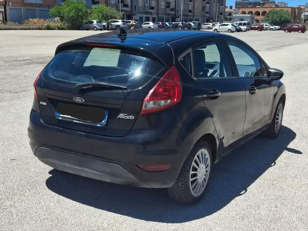 Usata Ford Fiesta 68 CV (50 kW) 2011 Nero Berlina
