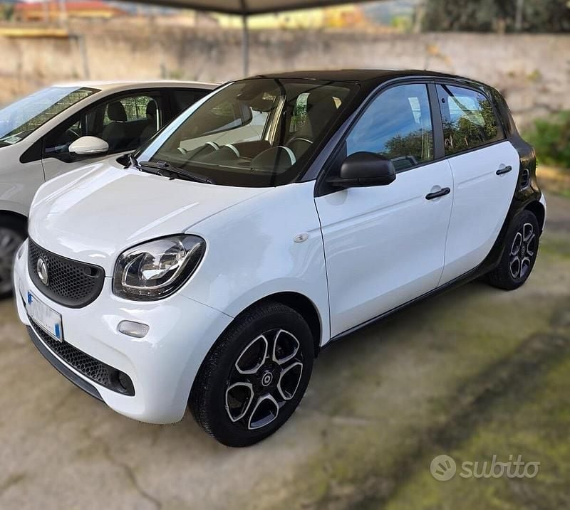 Usata Smart ForFour 71 CV (52 kW) 2017 Bianco Utilitaria