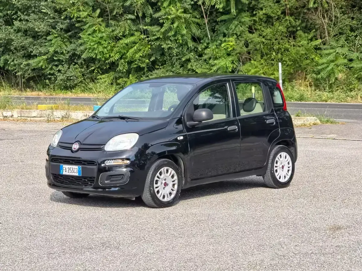 Usata Fiat Panda Lounge 69 CV (50 kW) 2015 Nero Utilitaria