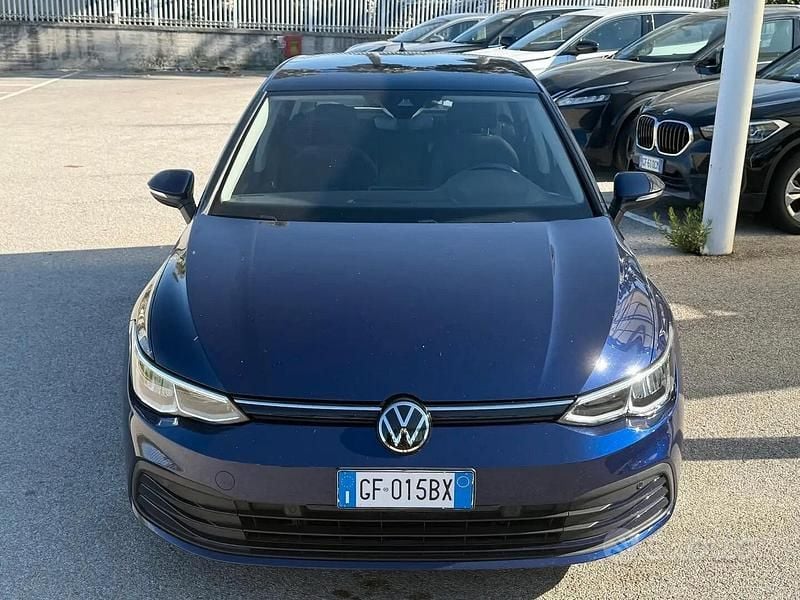 Usata VW Golf VII Life 116 CV (85 kW) 2021 Blu Utilitaria