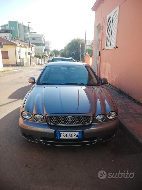 Usata Jaguar X-type 156 CV (114 kW) 2008 Grigio Berlina