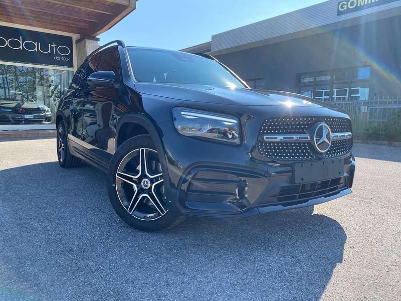 Usata Mercedes GLB200 AMG line 150 CV (110 kW) 2025 Nero SUV