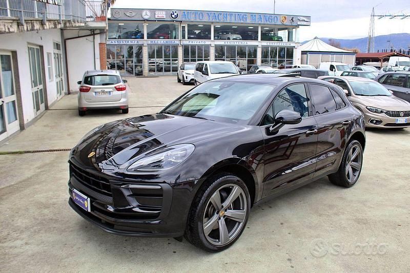Usata Porsche Macan Turbo 265 CV (194 kW) 2022 Nero SUV
