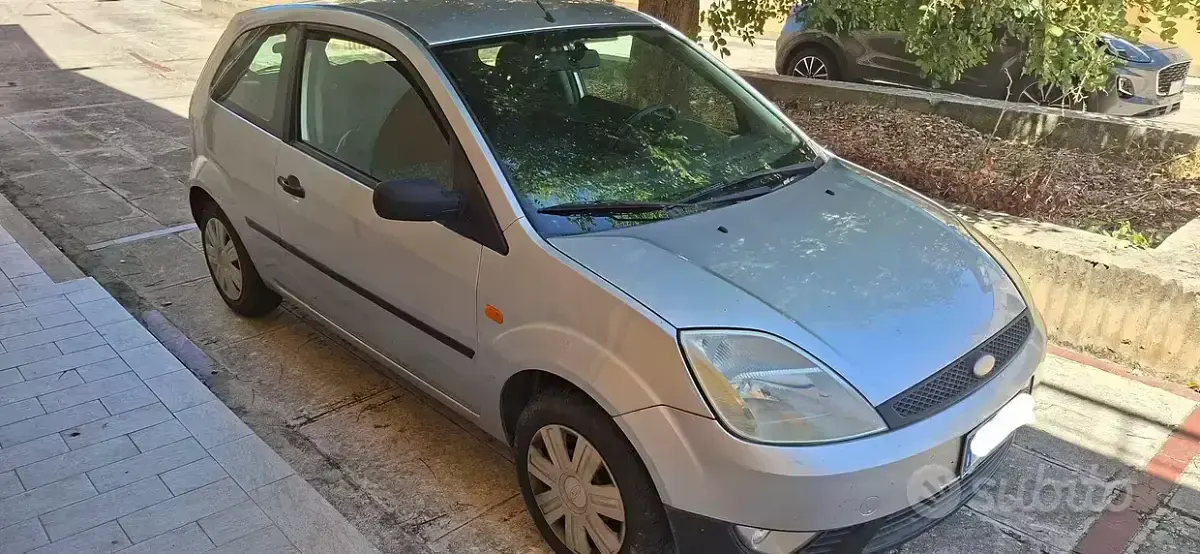 Usata Ford Fiesta 73 CV (53 kW) 2005 Utilitaria