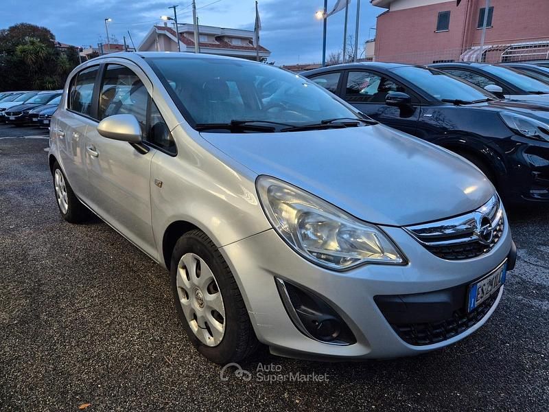 Usata Opel Corsa Sport 75 CV (55 kW) 2013 Argento Utilitaria