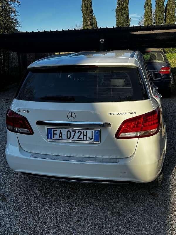 Usata Mercedes B200 Executive 156 CV (114 kW) 2015 Utilitaria