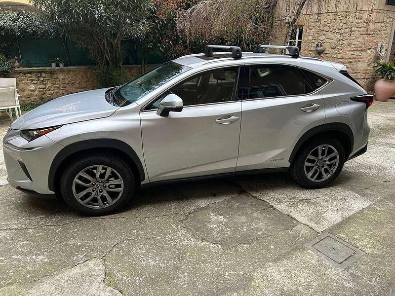 Usata Lexus NX300h Executive Line 155 CV (114 kW) 2018 Argento SUV