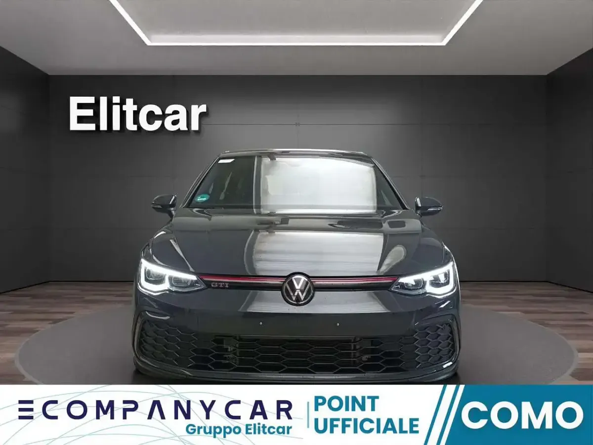 Usata VW Golf VIII GTI 245 CV (180 kW) 2024 Grigio urano Berlina
