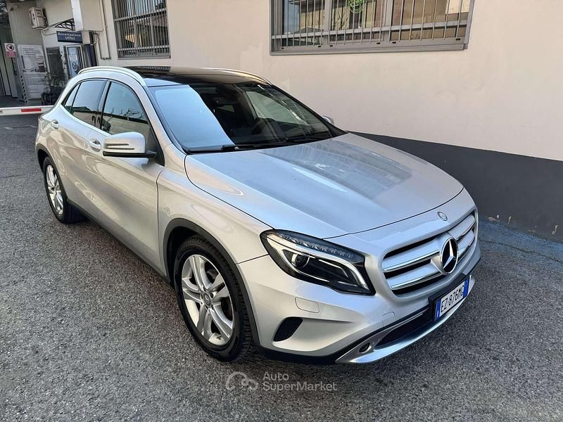 Usata Mercedes GLA180 Executive 109 CV (80 kW) 2015 Argento SUV