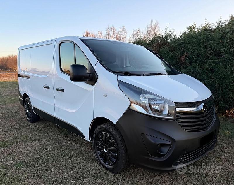 Bianco Usata 2015 Opel Vivaro Monovolume | 10.250 € (Super prezzo) - Immagine 1/4