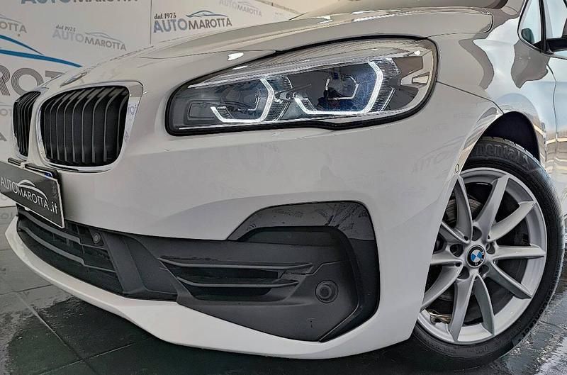 Usata BMW 218 Active Tourer Sport Line 141 CV (103 kW) 2020 Bianco Monovolume