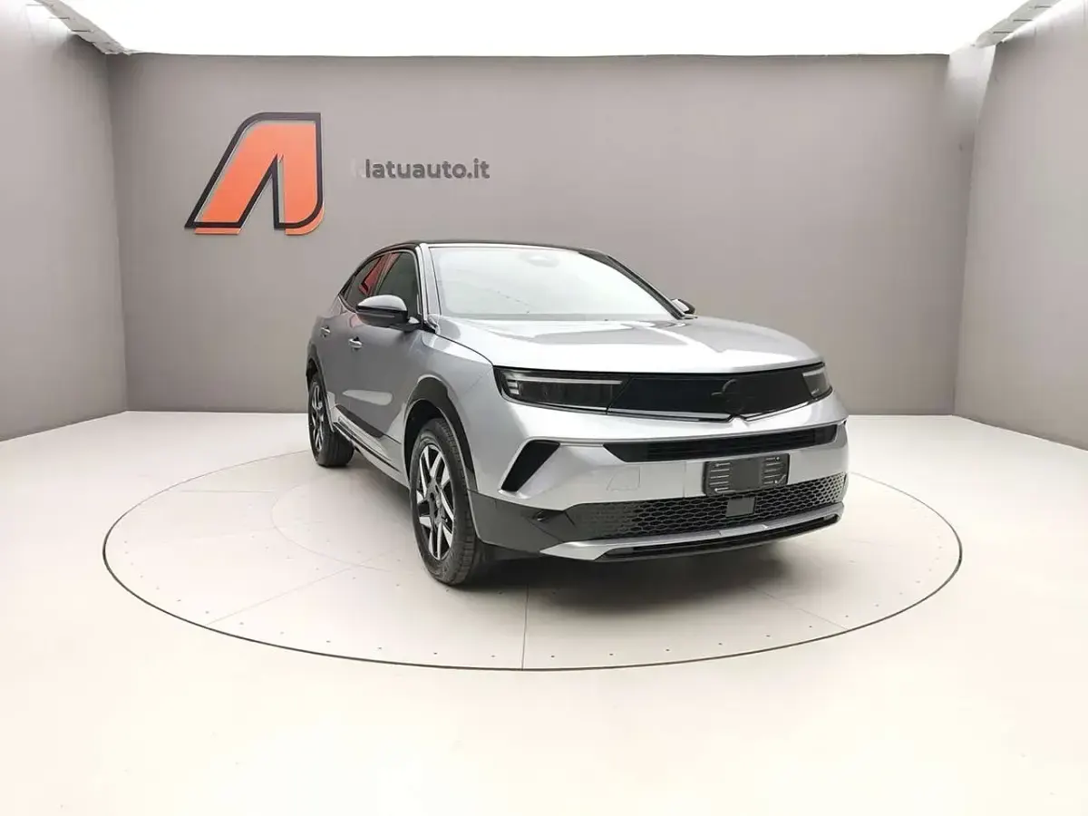 Usata Opel Mokka 131 CV (96 kW) 2025 Grigio SUV