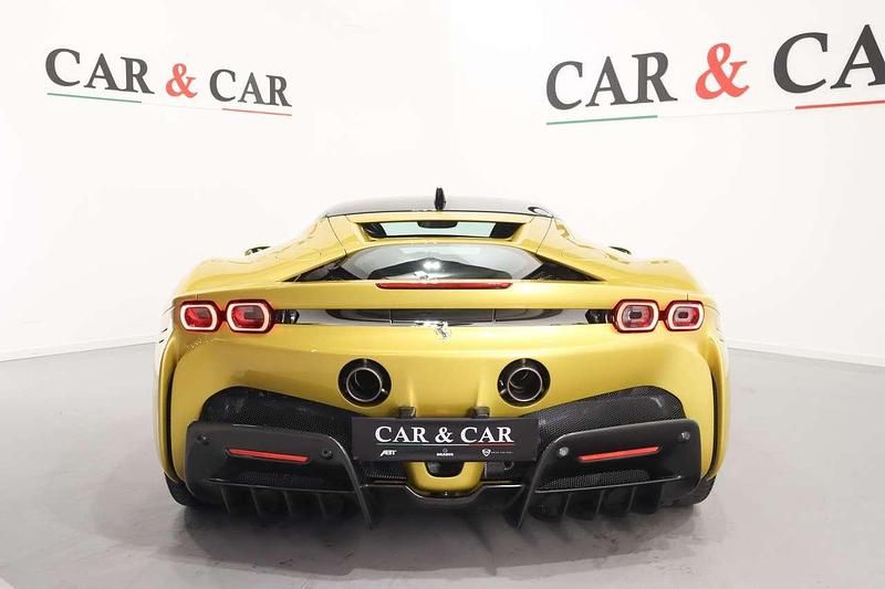 Usata Ferrari SF90 999 CV (734 kW) 2021 Giallo Coupé