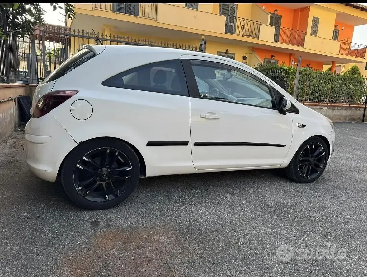 Usata Opel Corsa 69 CV (50 kW) 2012 Utilitaria